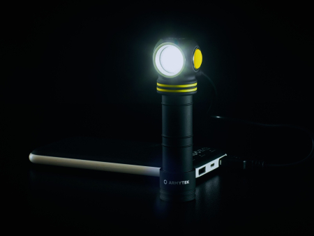 Универсальный Г-образный фонарь Armytek Elf C2 Micro-USB Warm 1023 lumens (тёплый свет)