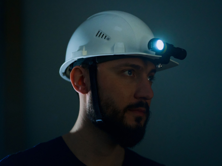 Универсальный Г-образный фонарь Armytek Elf C2 Micro-USB Warm 1023 lumens (тёплый свет)