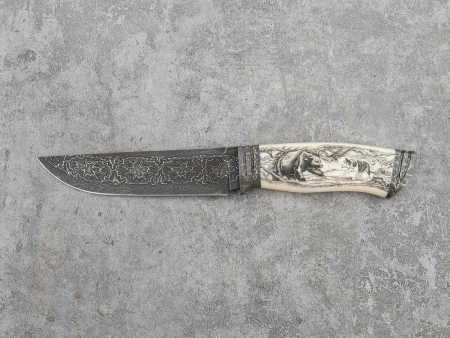 Авторский нож Походный 3 Кузница Медведь (Мозаичный дамаск, в режущей кромке 20000 слоёв, клык моржа, мозаичный дамаск, художественное оформление рукояти - скримшоу)