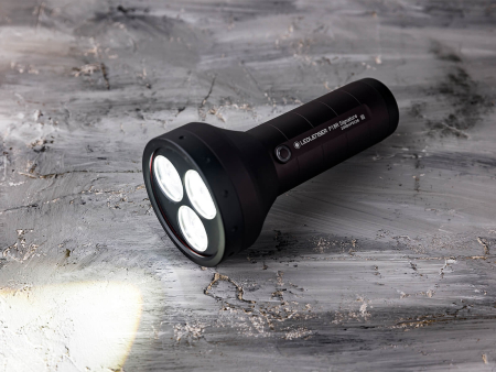 Фонарь Ledlenser Flashlight P18R Signature
